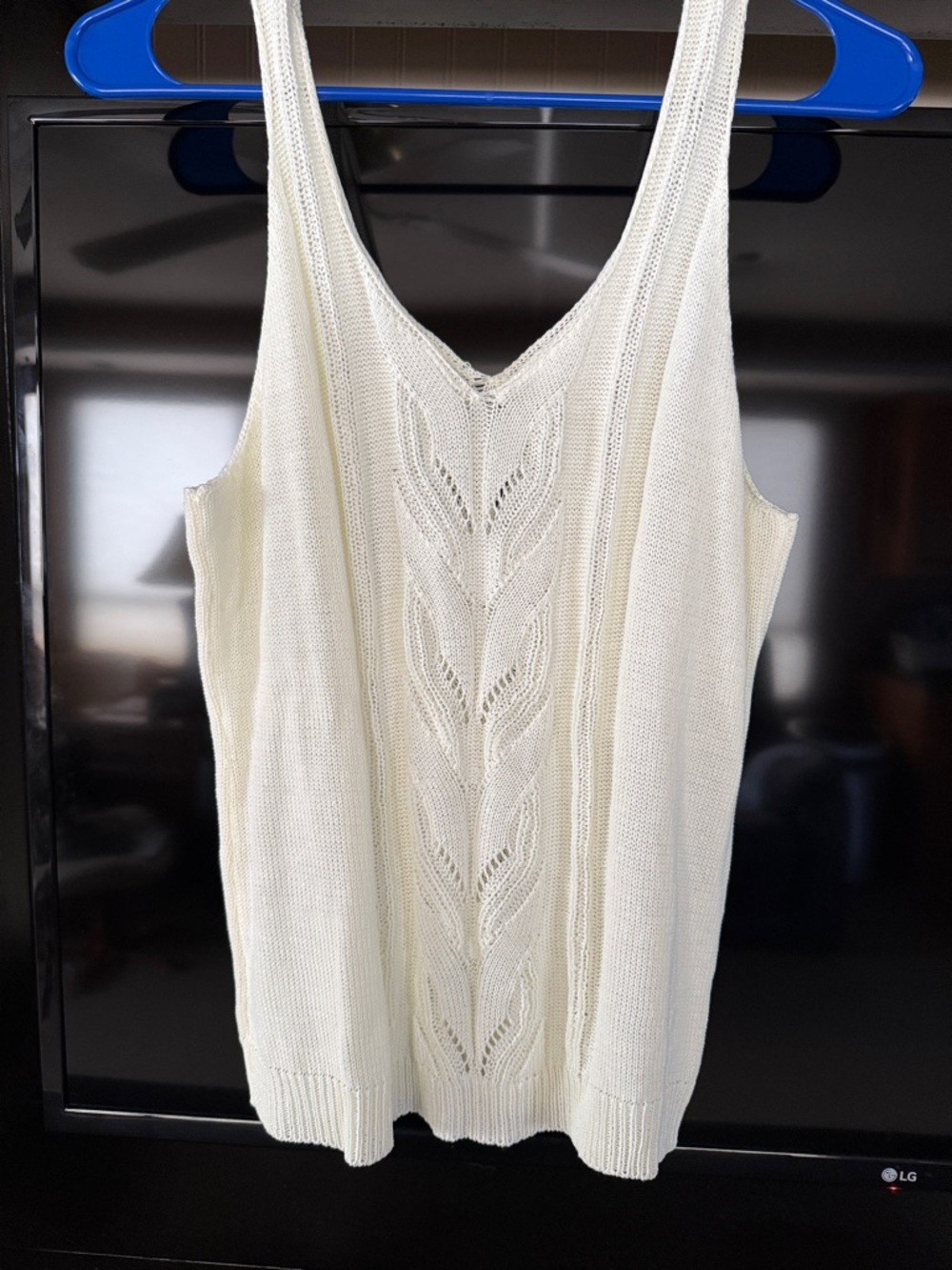 Sleeveless Knit V-Neck Tank Top in Cream